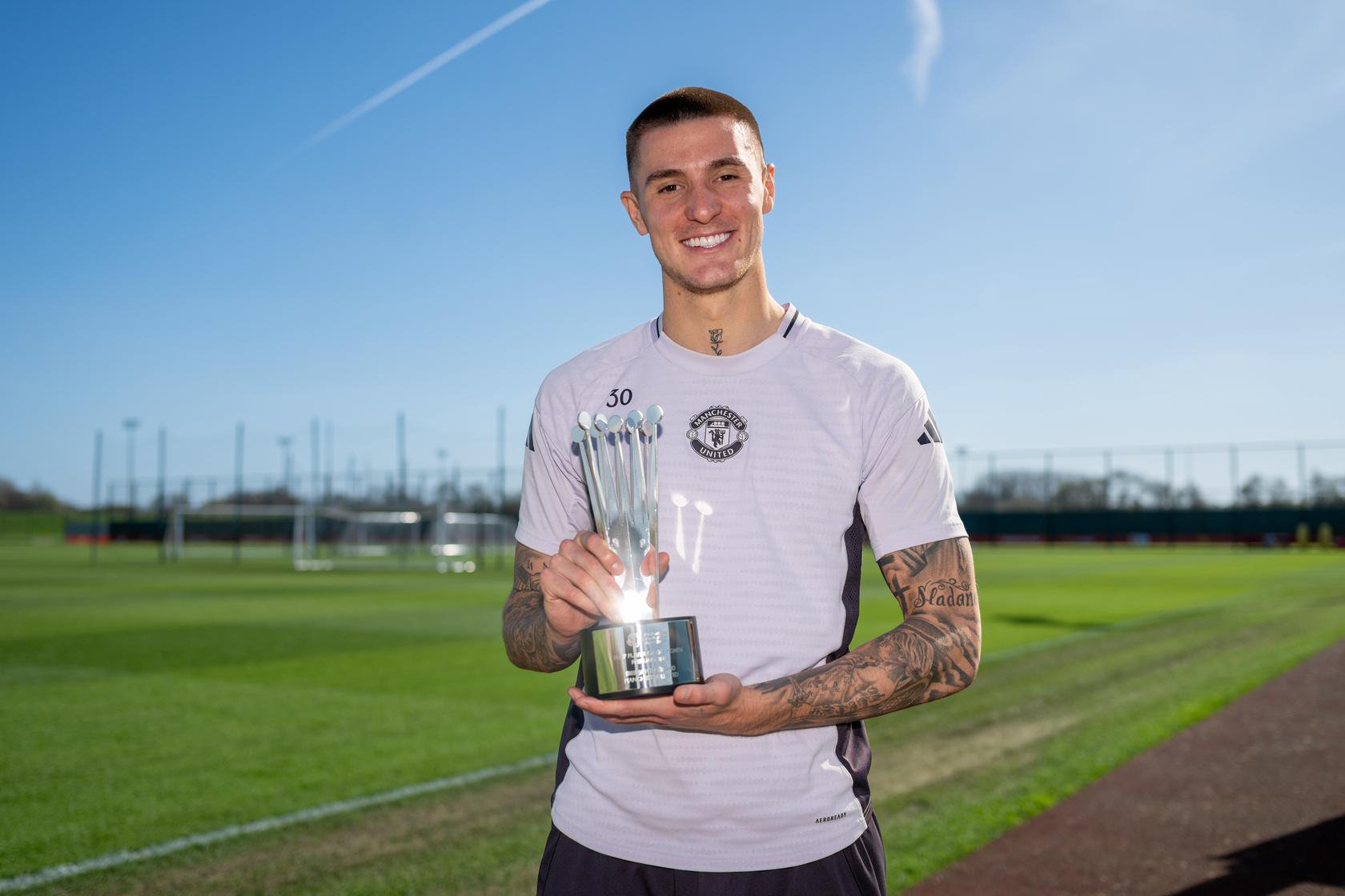 Sesko wins PFA Fans' Player of the Month