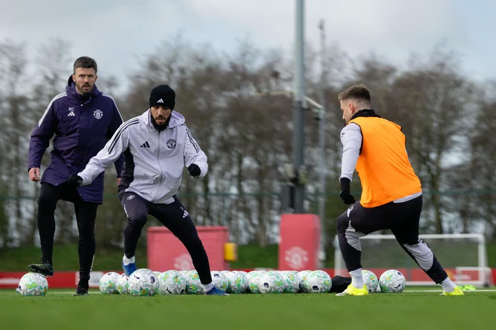 Mazraoui trains ahead of Villa contest