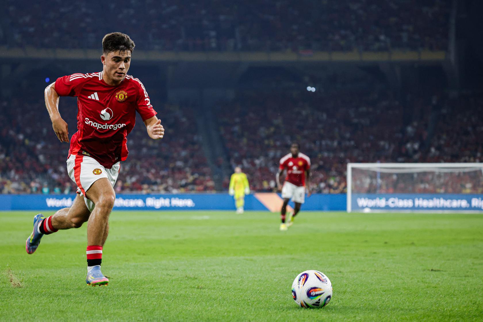 Amass joins Norwich on loan