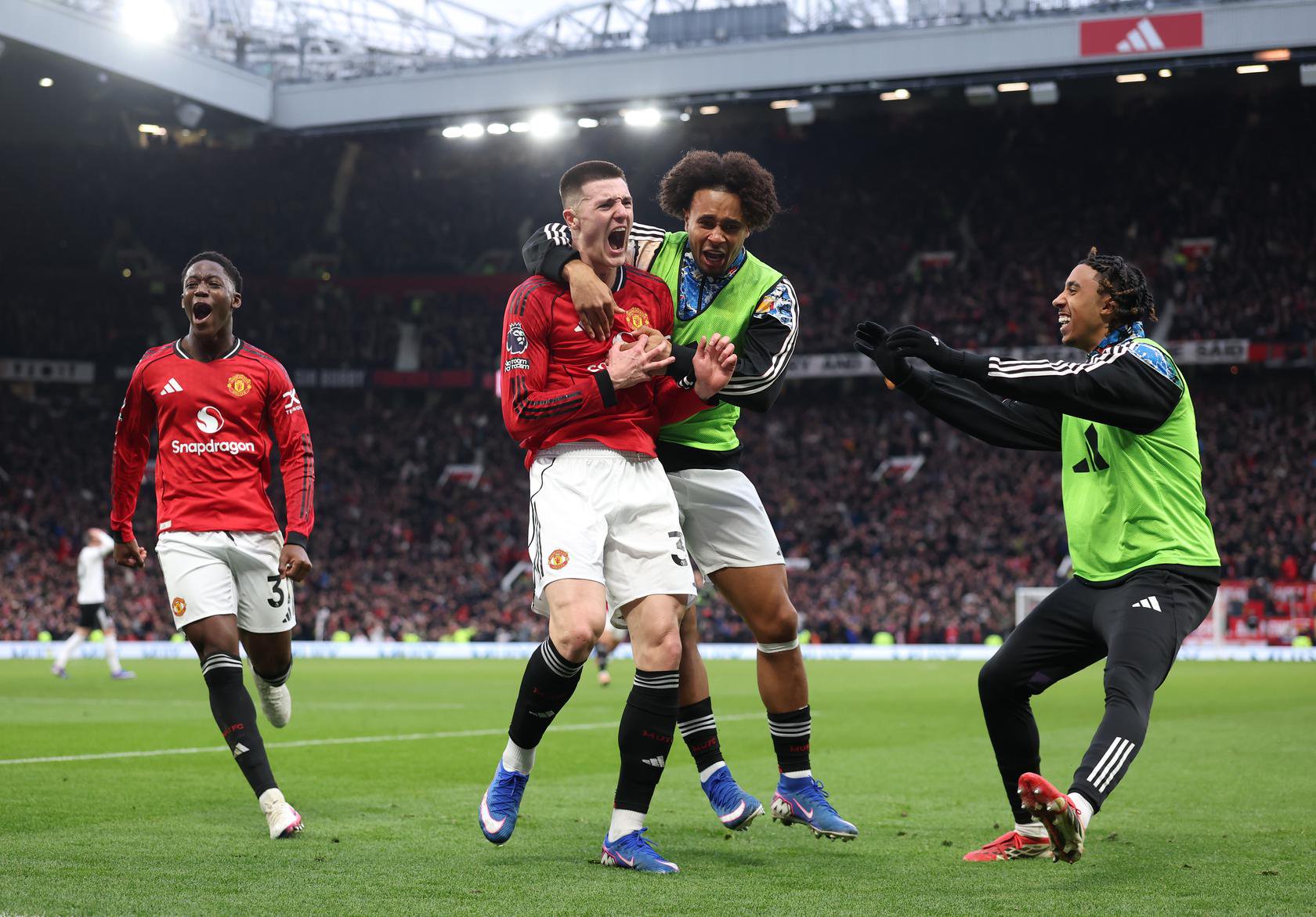 Manchester United 3 Fulham 2