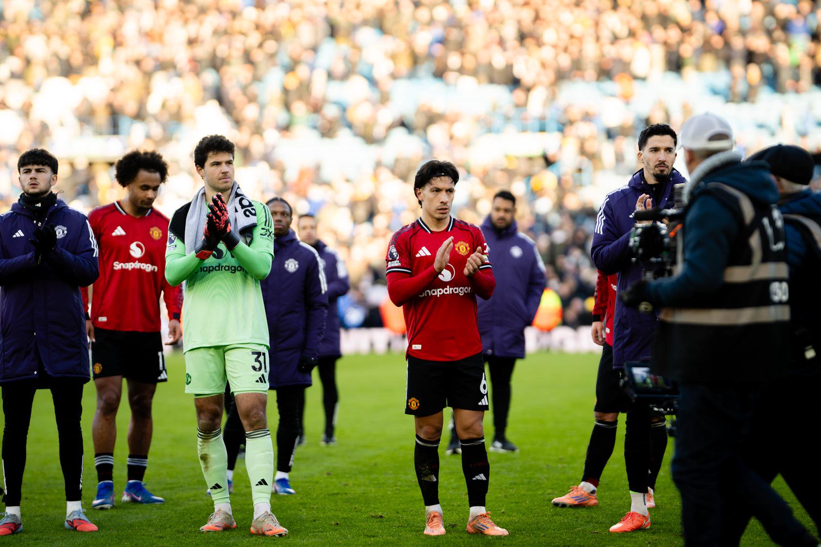 Reds keep lid on white-hot atmosphere