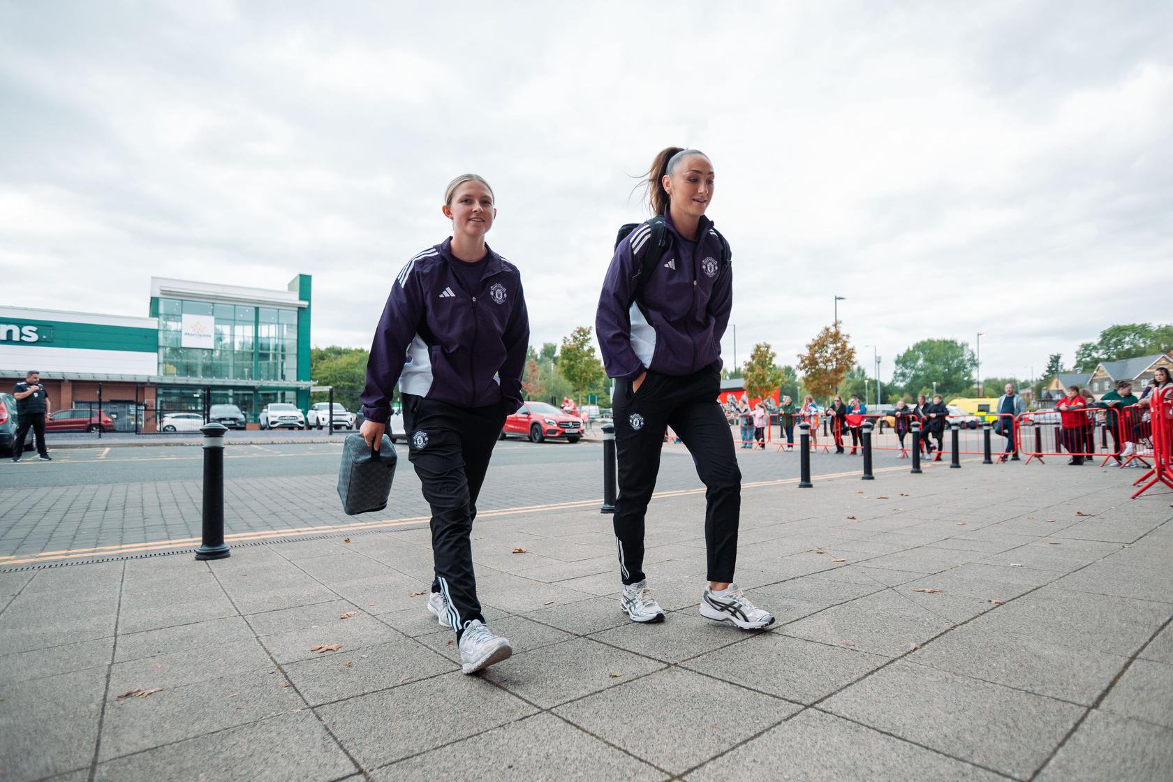 Barry and Rabjohn return to United Women