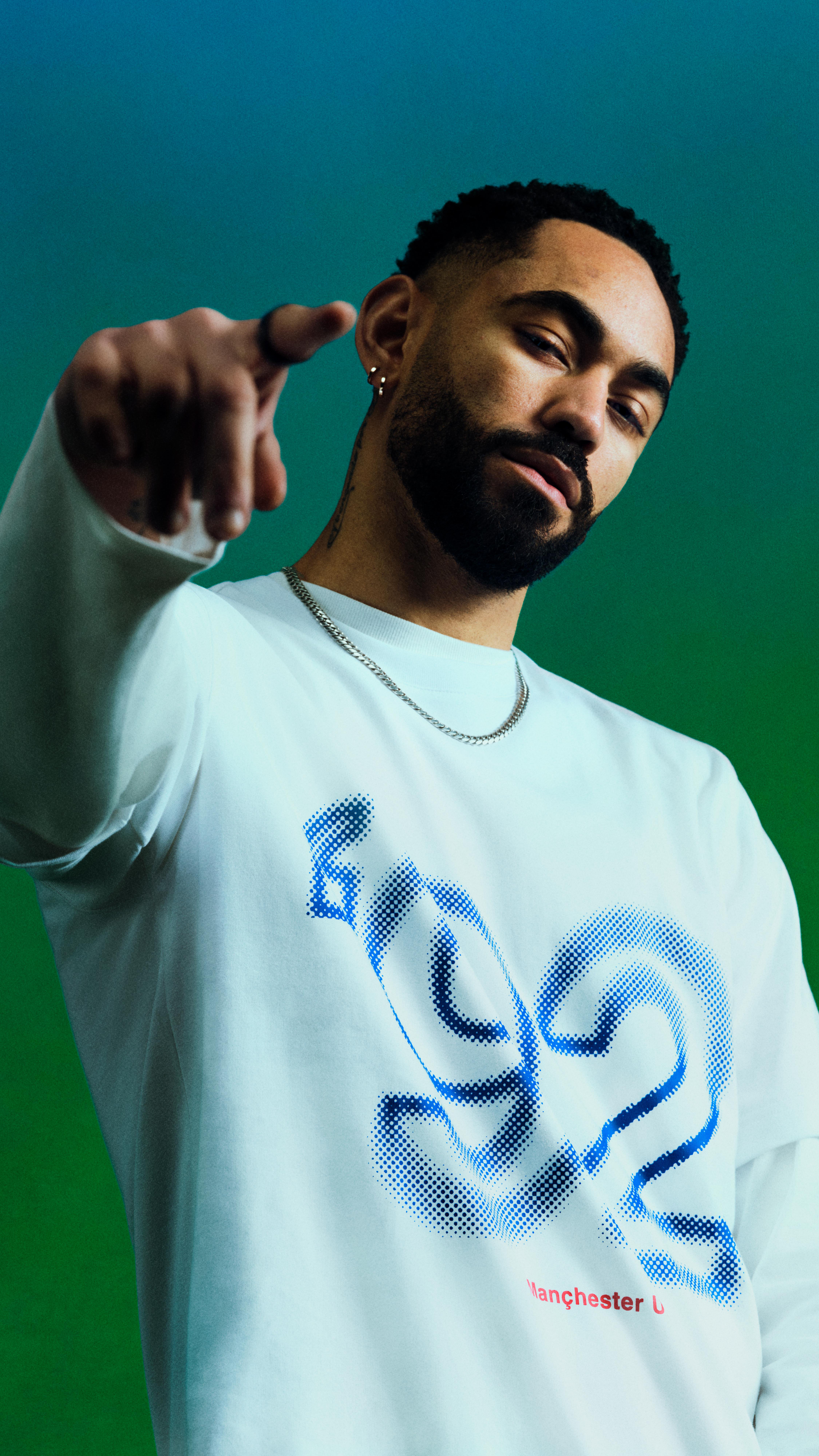 Matheus Cunha wearing the new Bringback range.