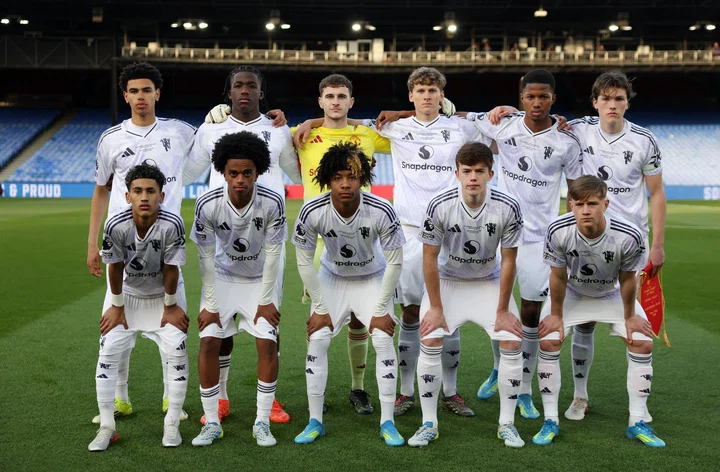 U18s pose for team photo at Selhurst Park