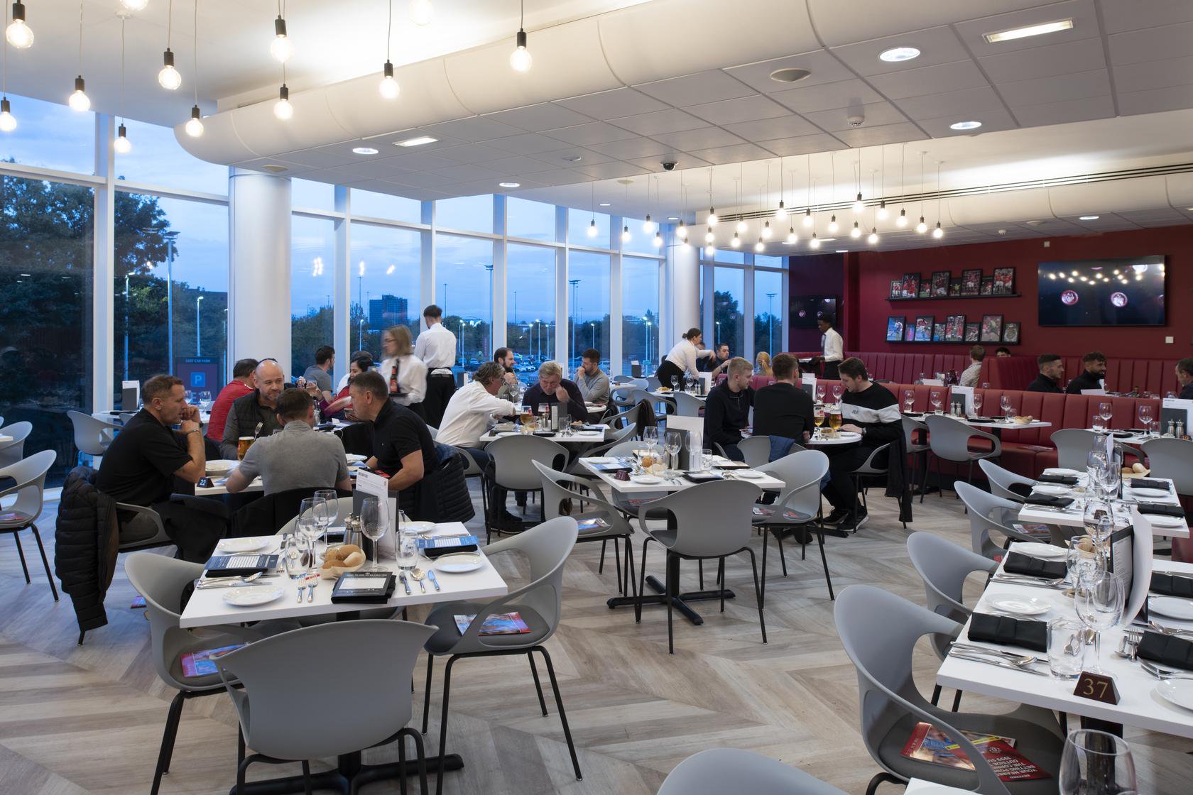 Image – Executive Club – 1999 Suite