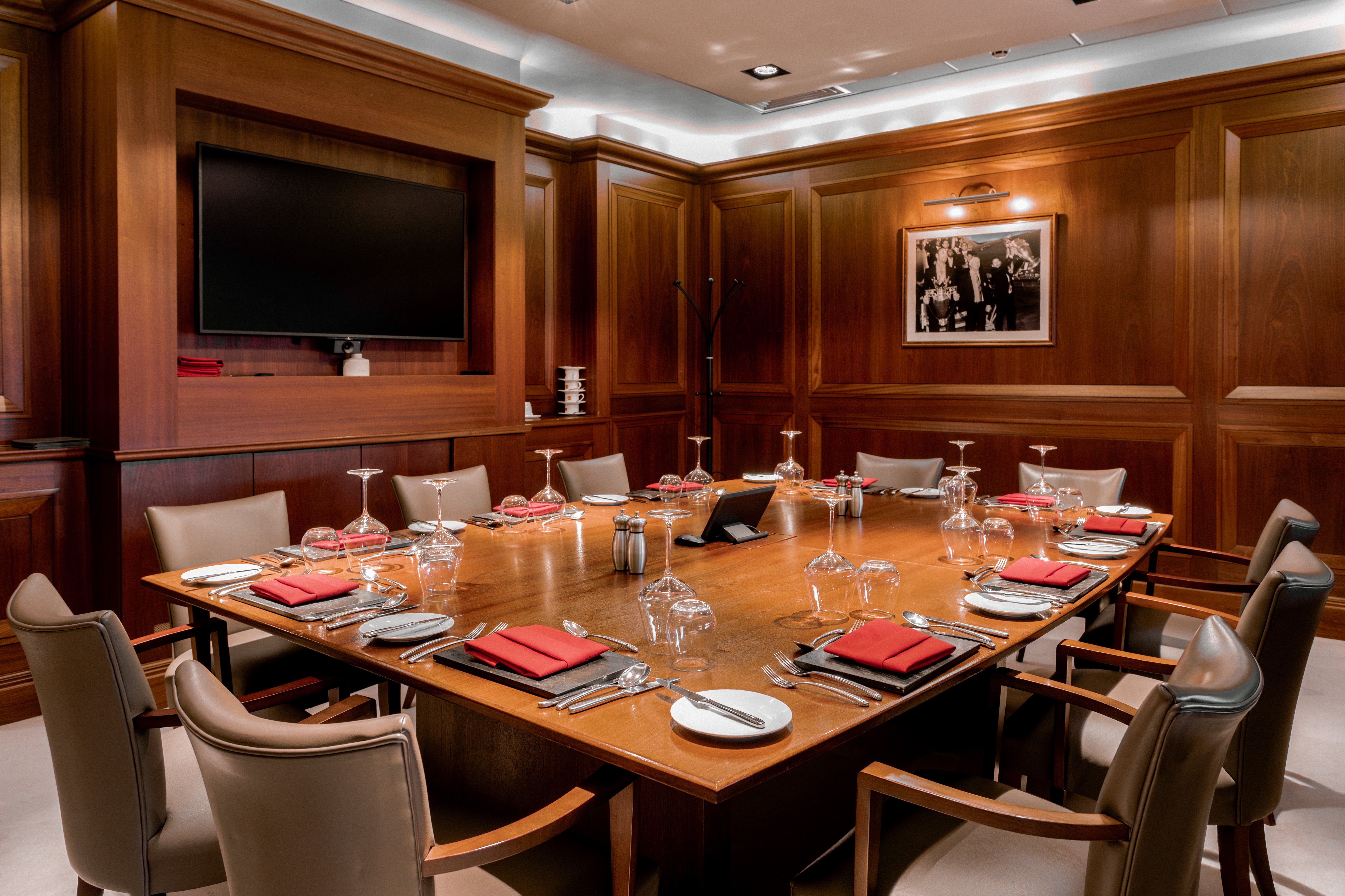 Image – Boardroom dining experience