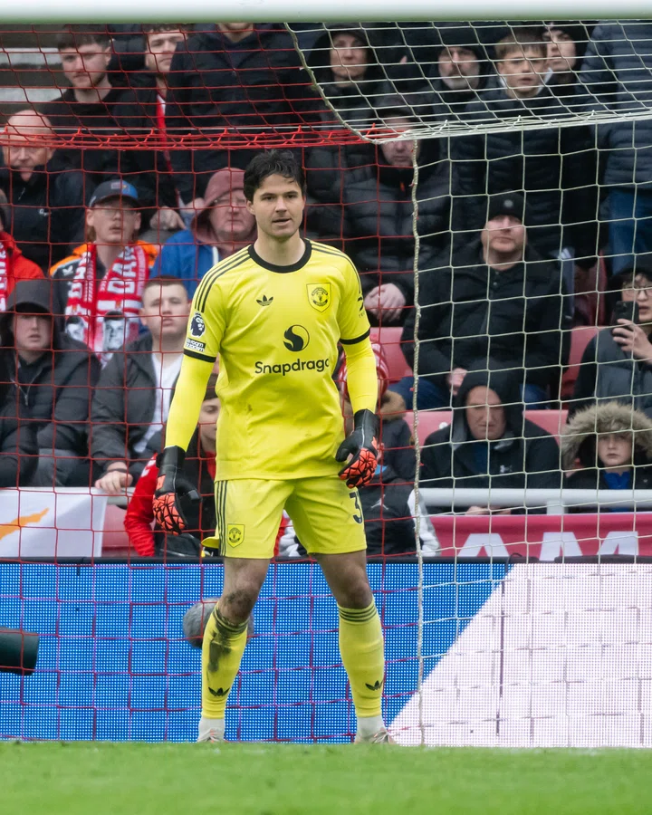 Senne Lammens looks on during Man Utd's game at Sunderland