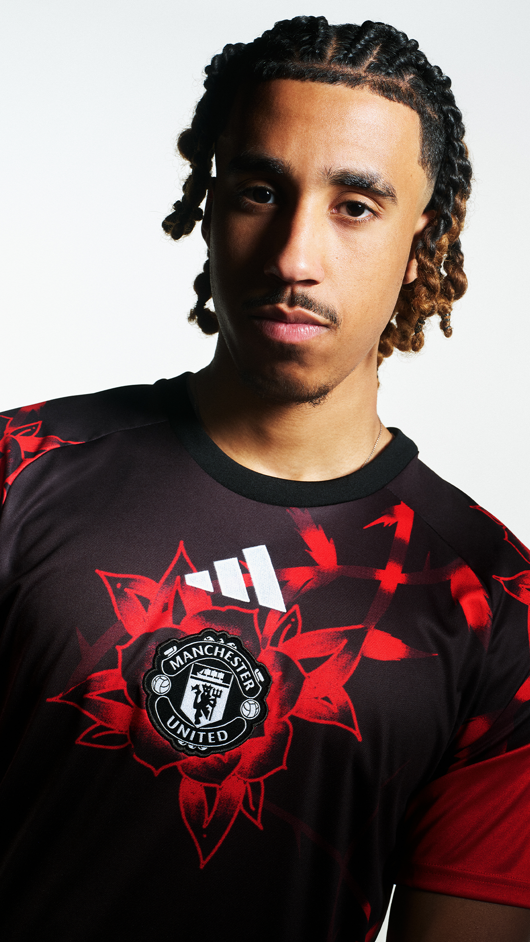 Leny Yoro in pre-match wear