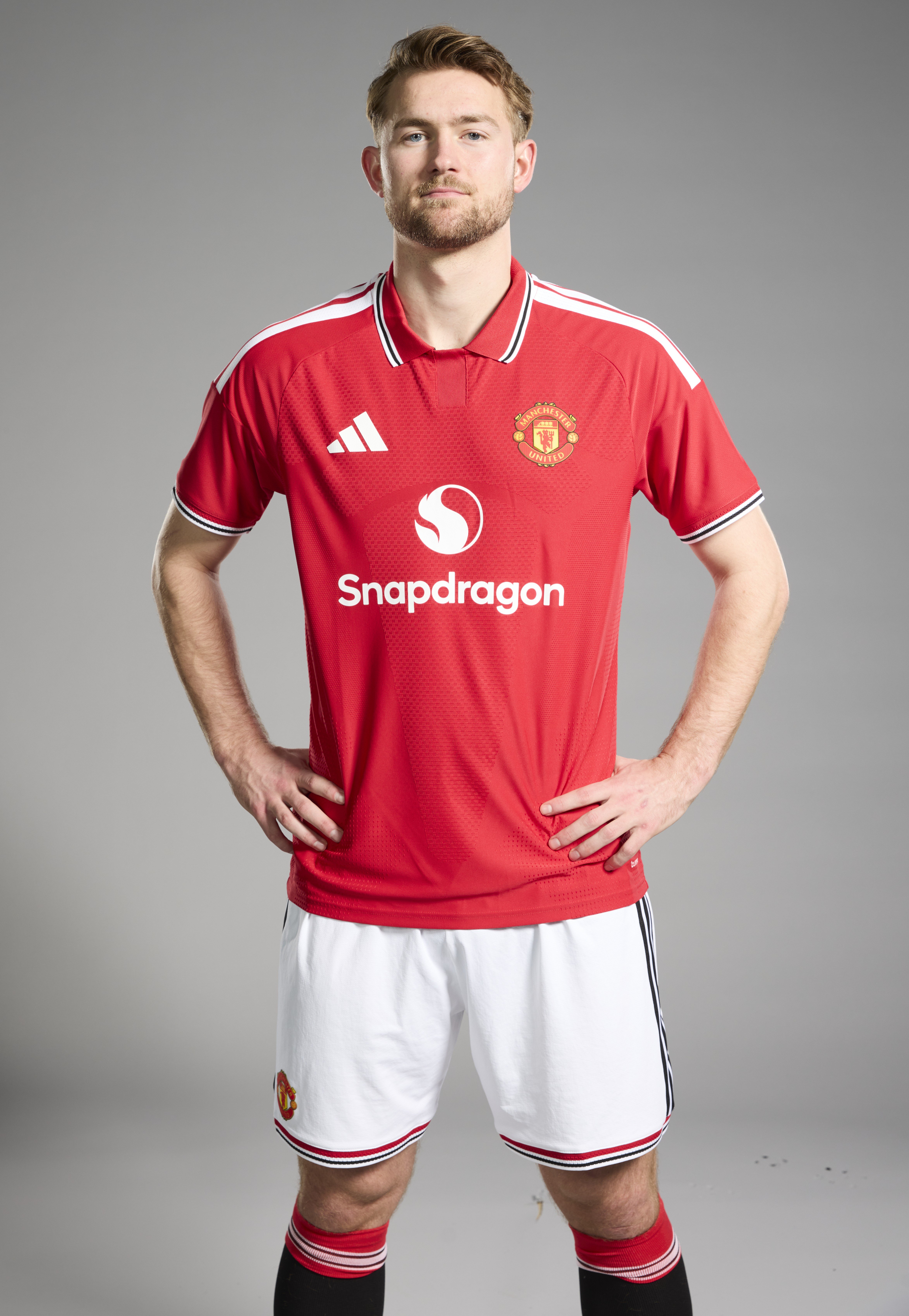 Matthijs de Ligt in 2026/27 home kit