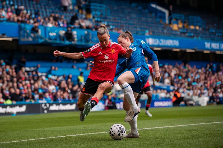 Julia Zigiotti challenges for ball v Chelsea | 16 May 2026