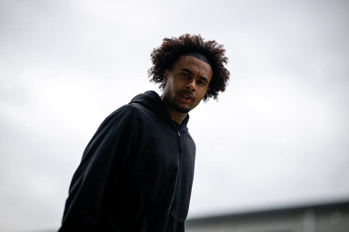 Reds land at Carrington ahead of Premier League finale