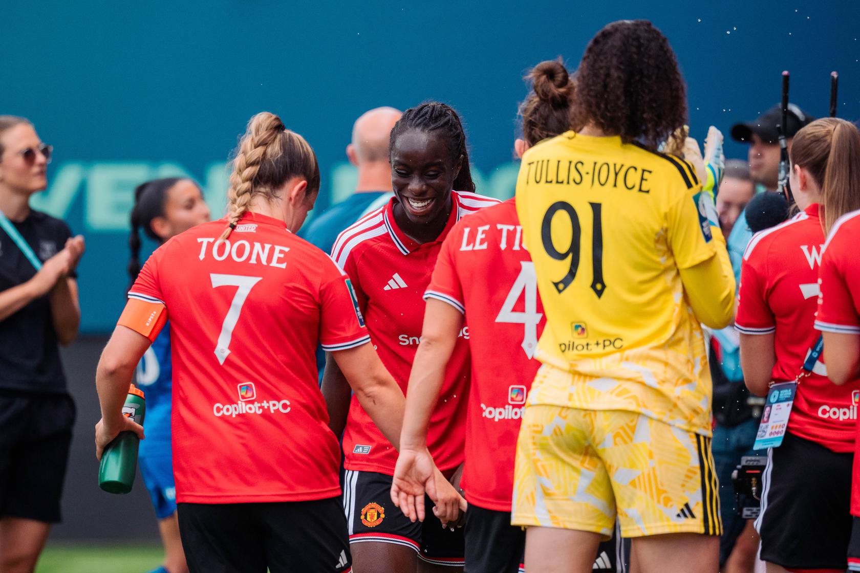 Ella Toone and Simi Awujo laughing at World Sevens 2026