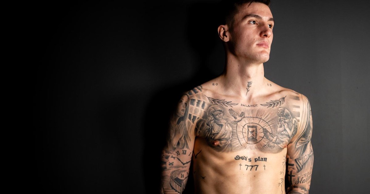 the-story-of-sesko-s-body-art-manchester-united