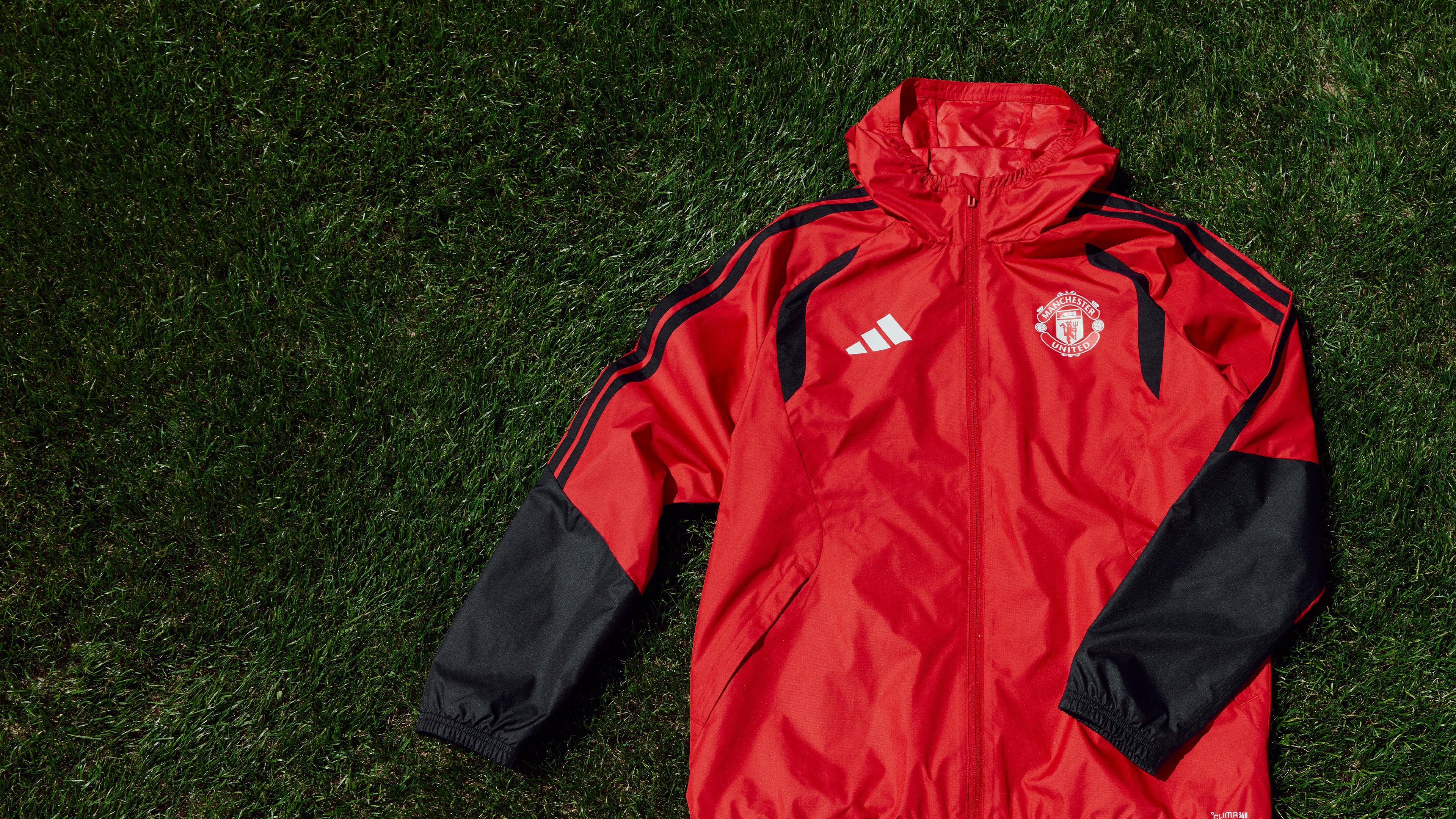 Tiro rain jacket