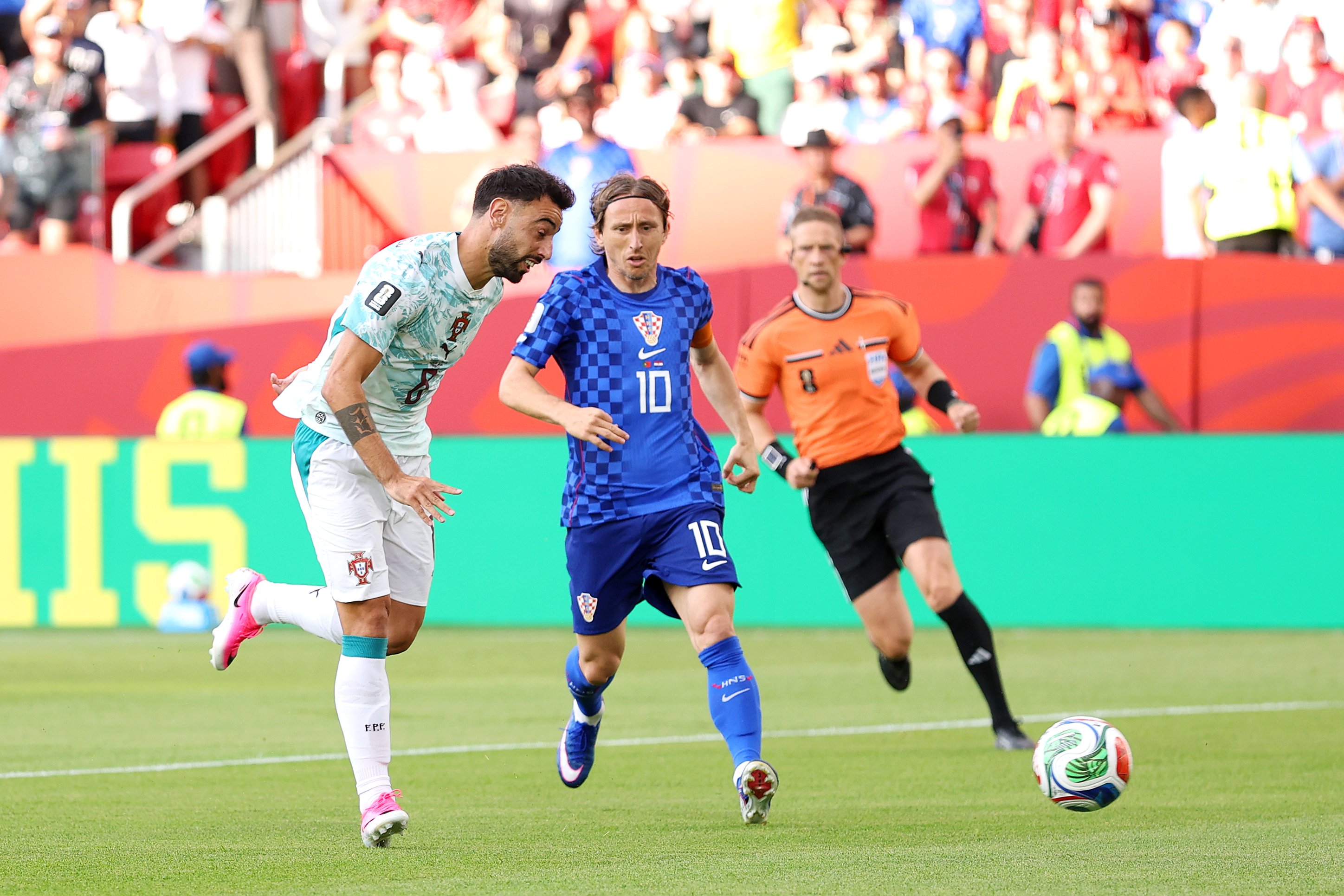 Bruno Fernandes shoots against Croatia