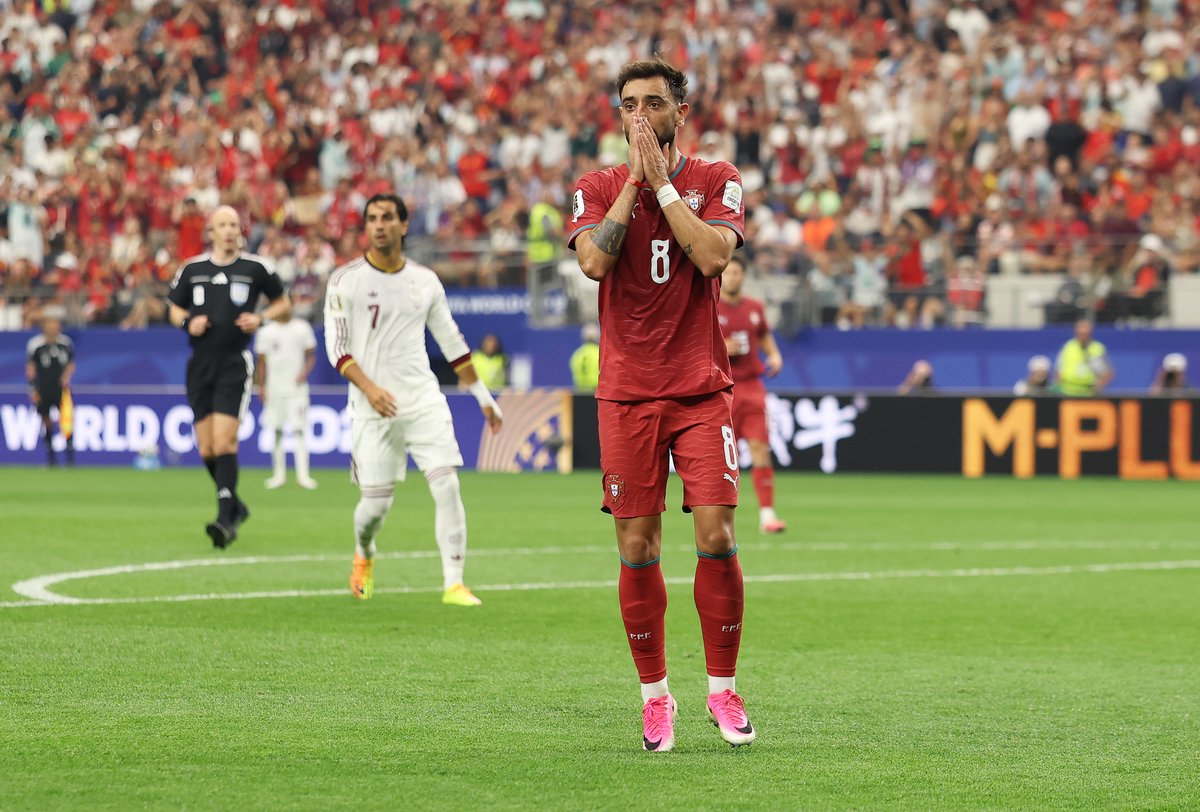 Fernandes and Dalot exit World Cup | Manchester United
