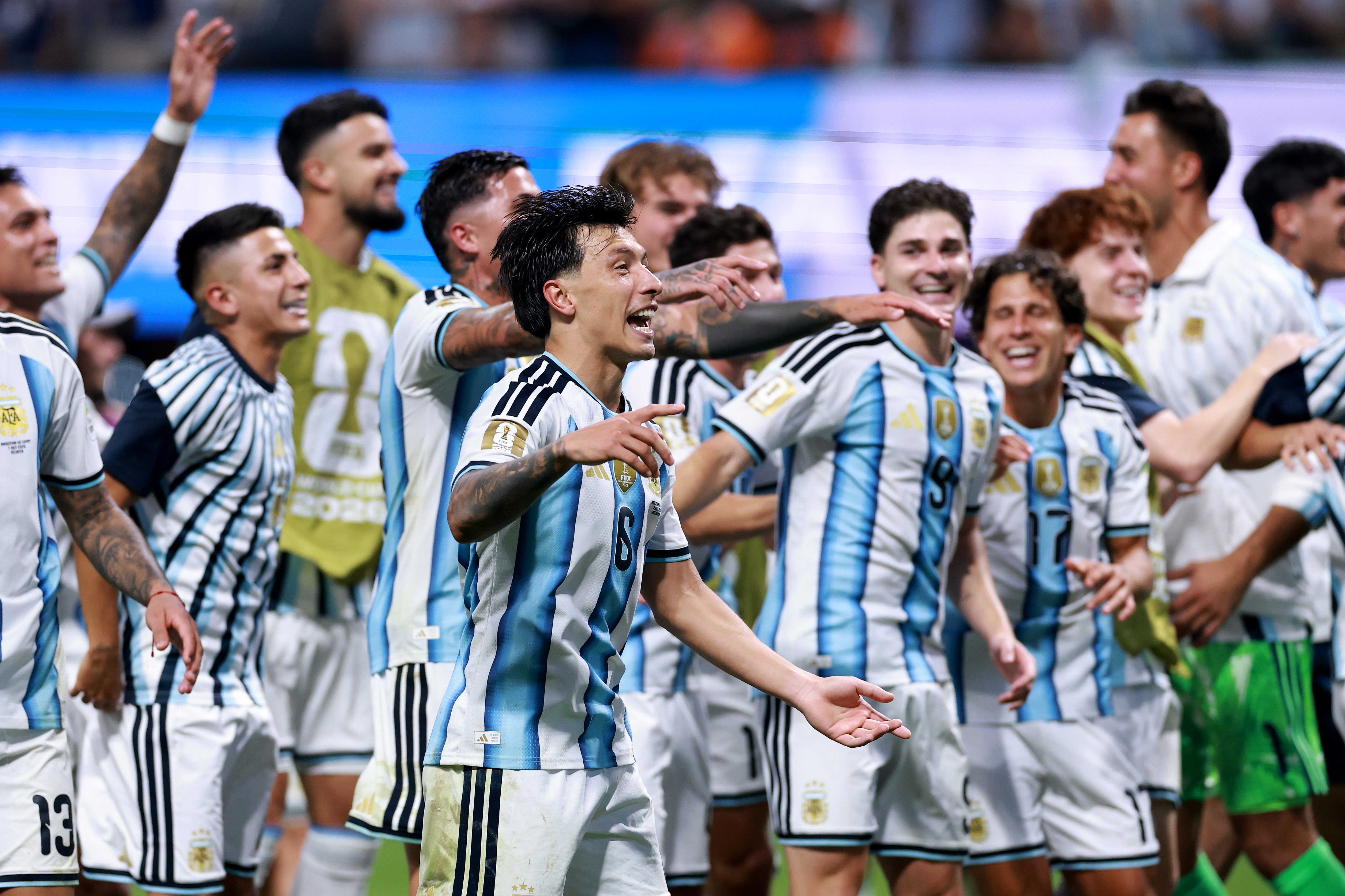 Lisandro Martinez celebrates Argentina win v Egypt