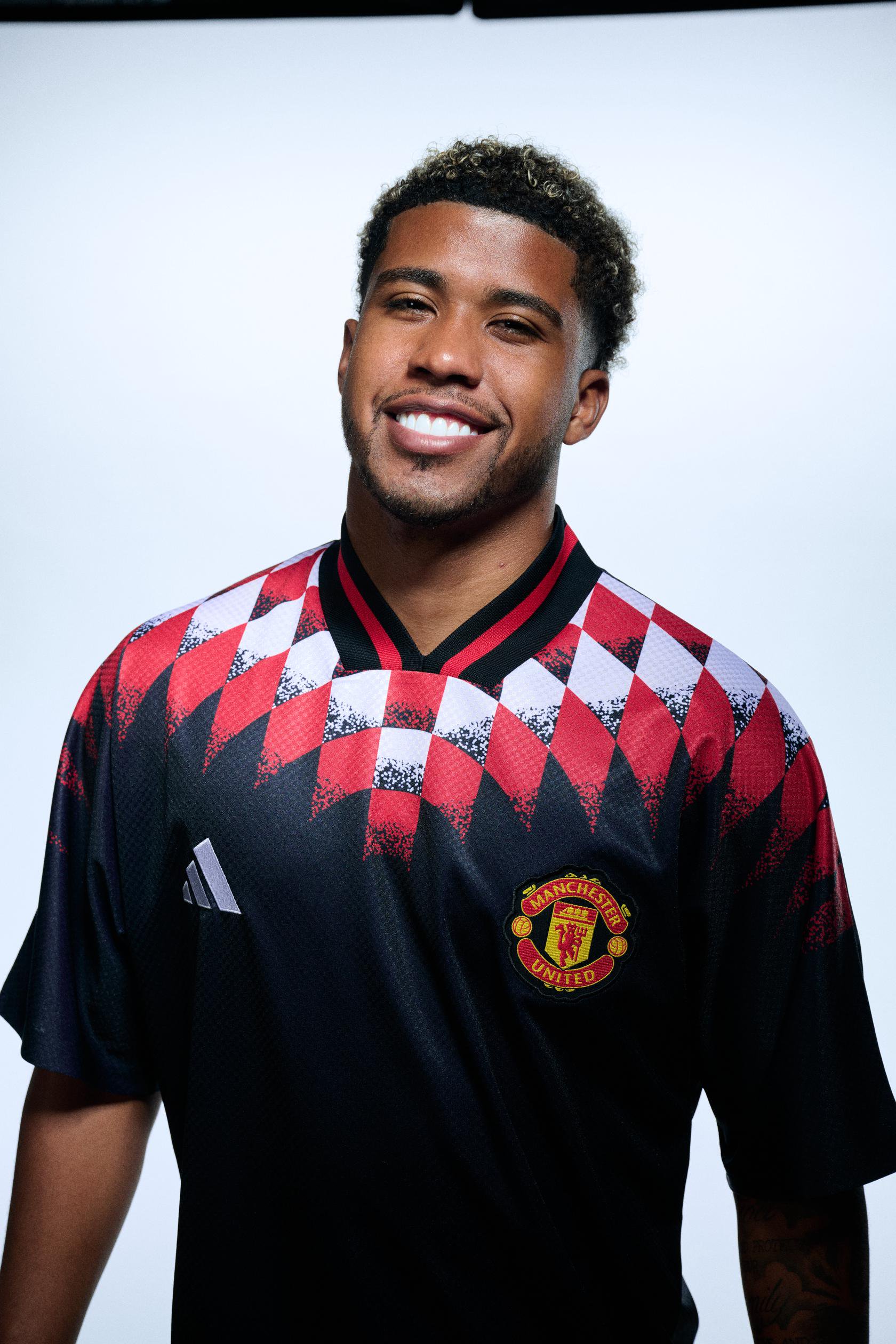 Andrey Santos image in warm-up kit