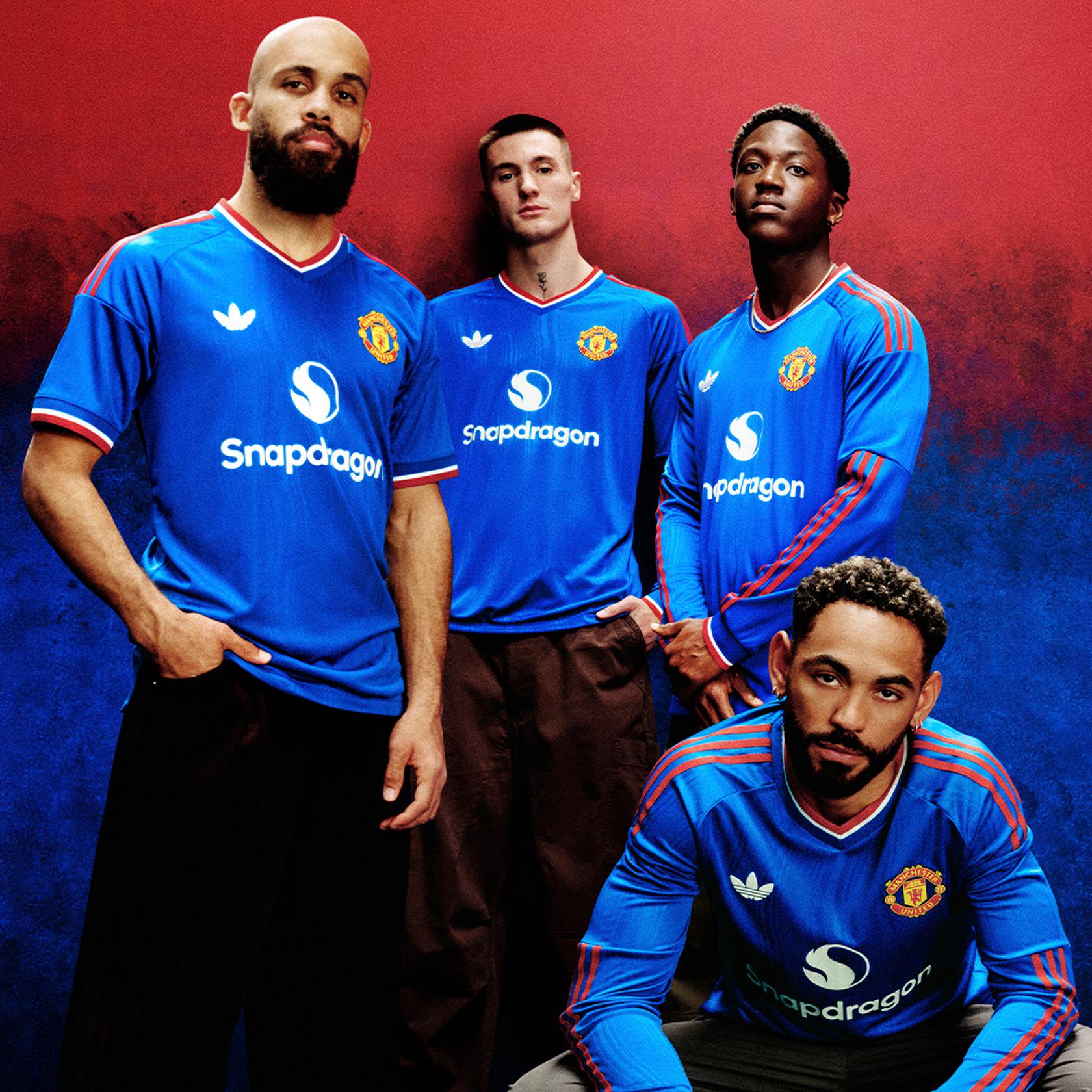 Mbeumo, Sesko, Mainoo and Cunha model 2026/27 away kit