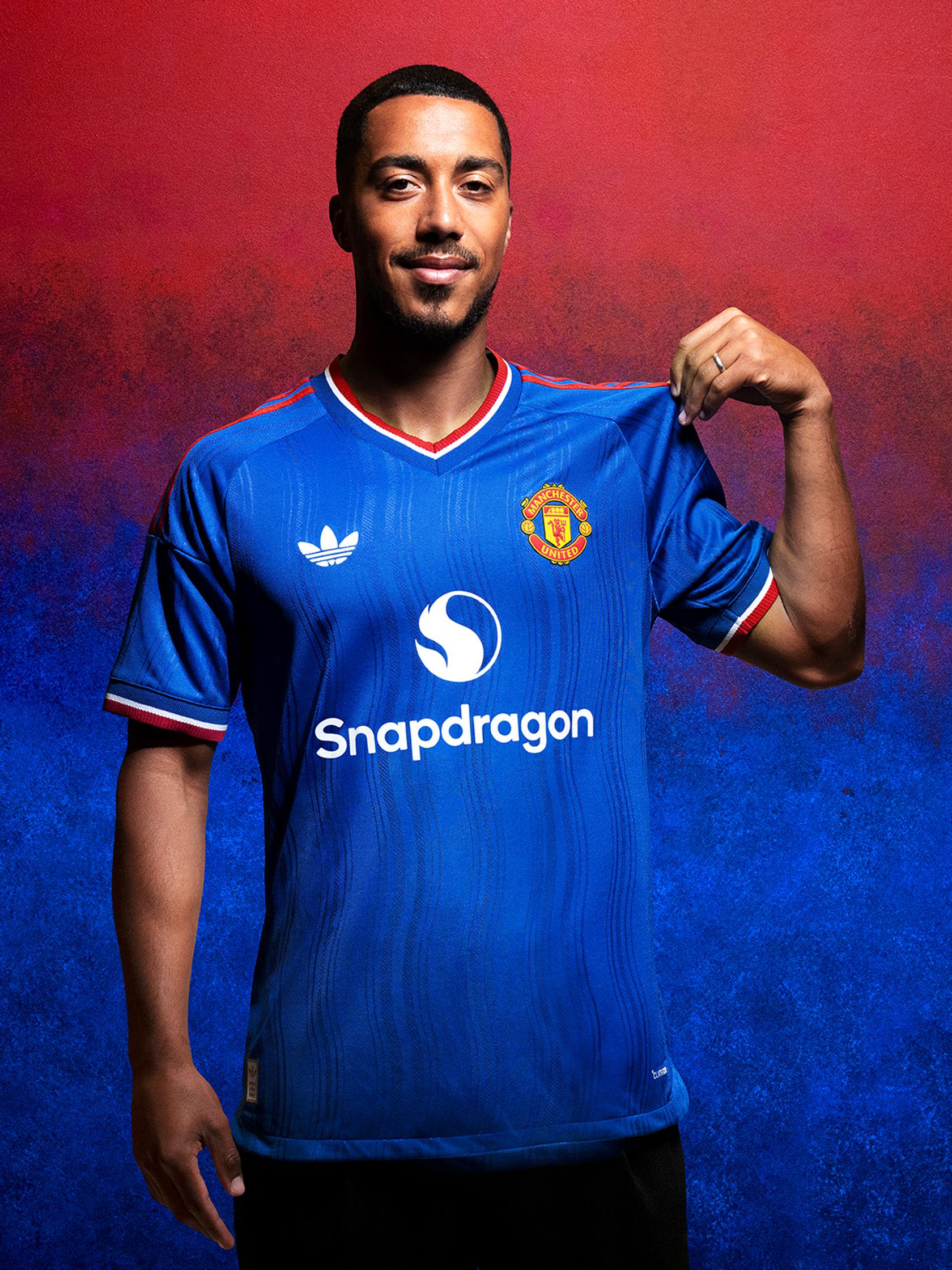 Youri Tielemans in no.18 shirt
