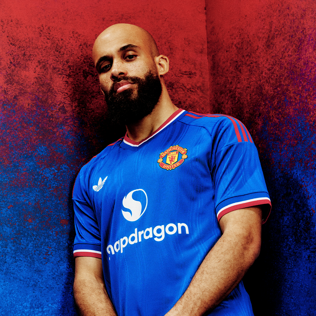 Bryan Mbeumo blue adcard pic
