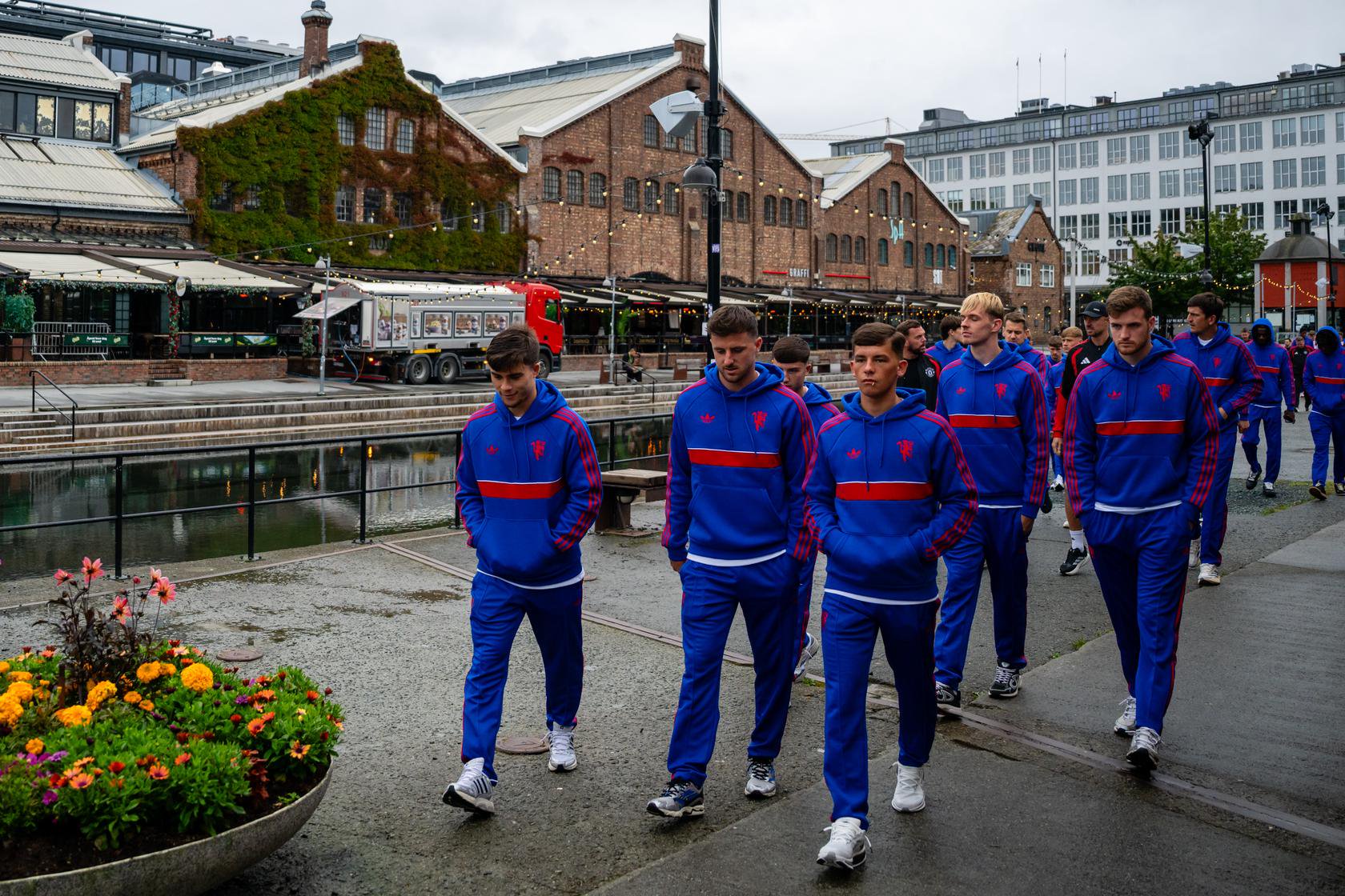 Manchester United players on a walk around Trondheim