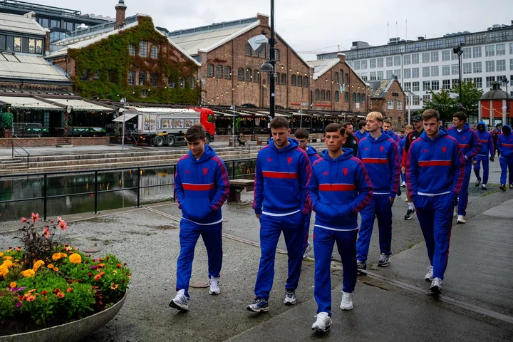 Manchester United players on a walk around Trondheim