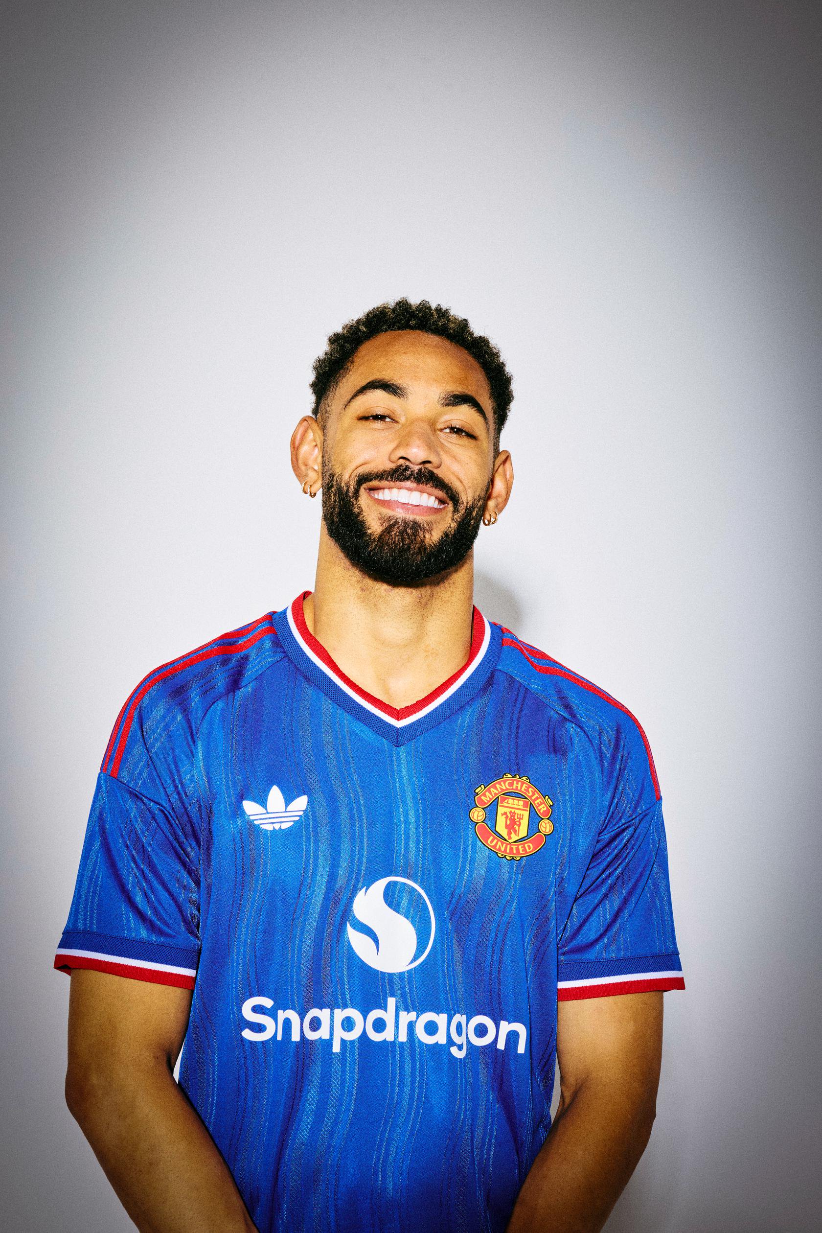 Matheus Cunha in 2026/27 away kit