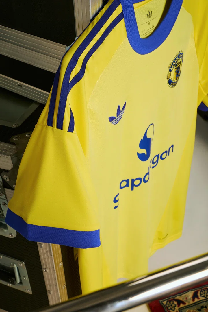 Yellow GK shirt