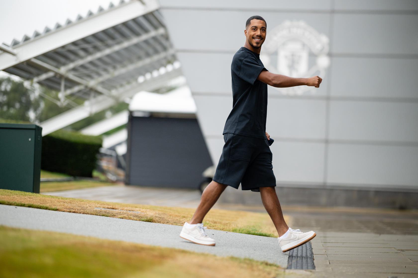 Youri Tielemans arriving at Carrington 30 July