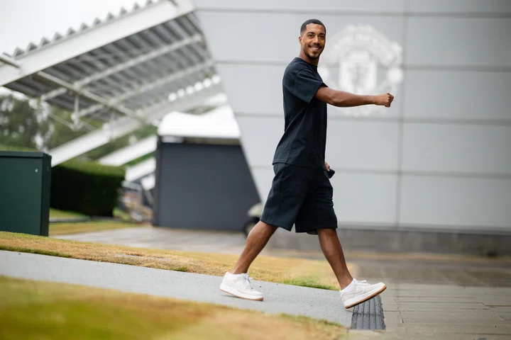 Youri Tielemans arriving at Carrington 30 July