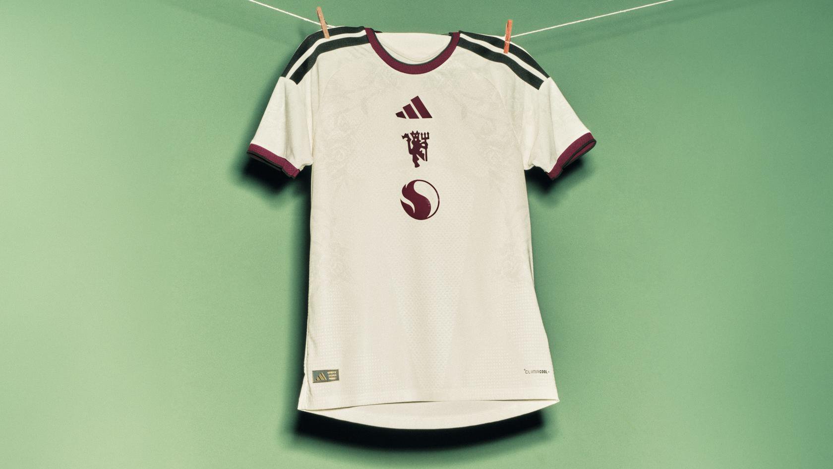2026/27 third kit on pegs