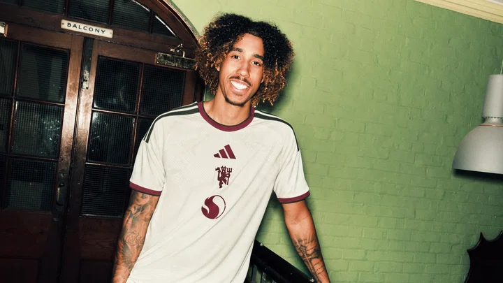 Leny Yoro in 2026/27 third kit smiling