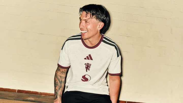 Lisandro Martinez in third kit 2026/27 sat down