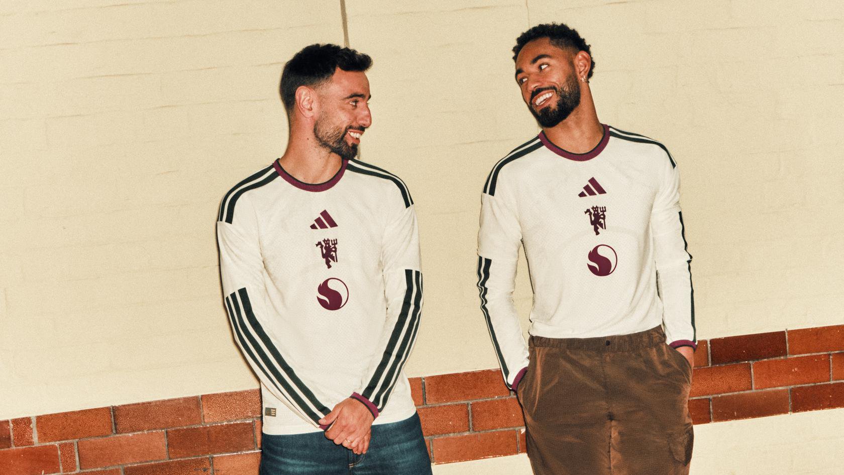 Bruno Fernandes and Matheus Cunha in 2026/27 third shirt