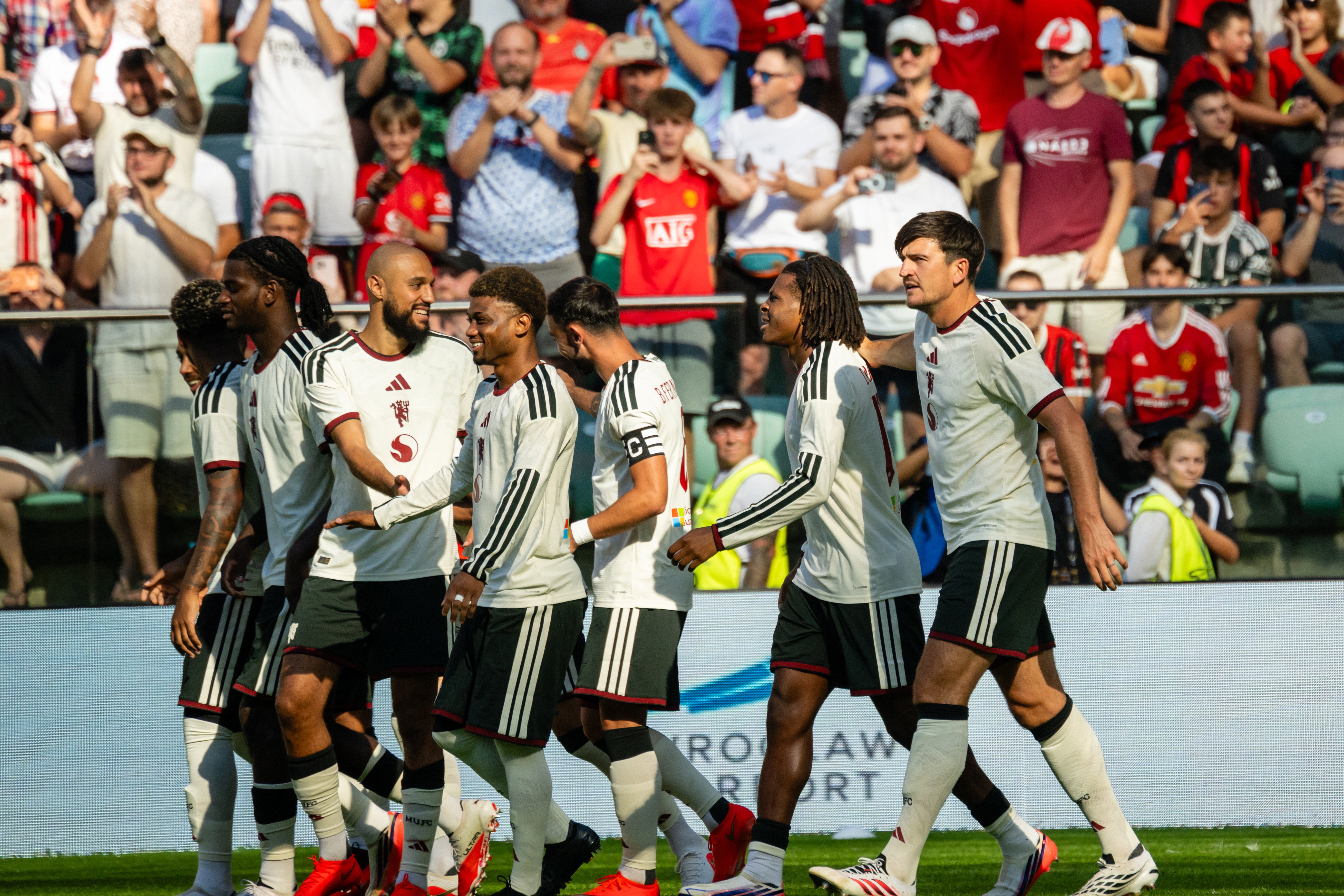 United celebrating Harry Maguire goal in 2026/27 third kit