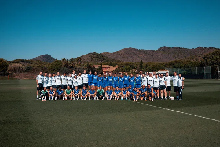 United Women players and staff group pic after last session in La Manga