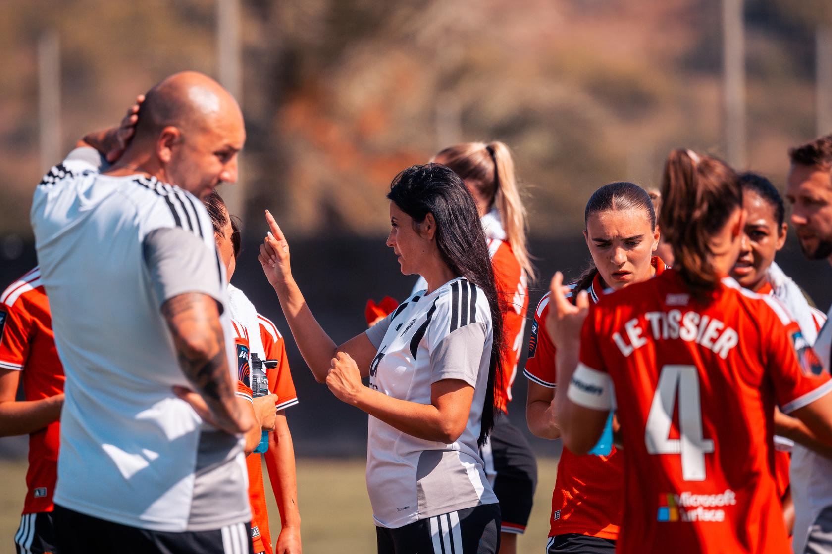 Eva Olid giving instructions in La Manga