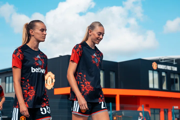 Layla Drury heading out to training for United Women