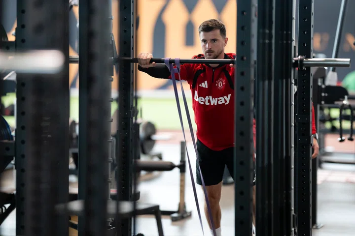 Mason Mount pushing bar in gym | 25 August 2026