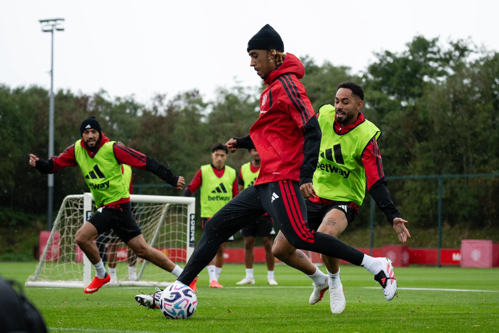 Leny Yoro and Matheus Cunha in United training | 2 September 2026