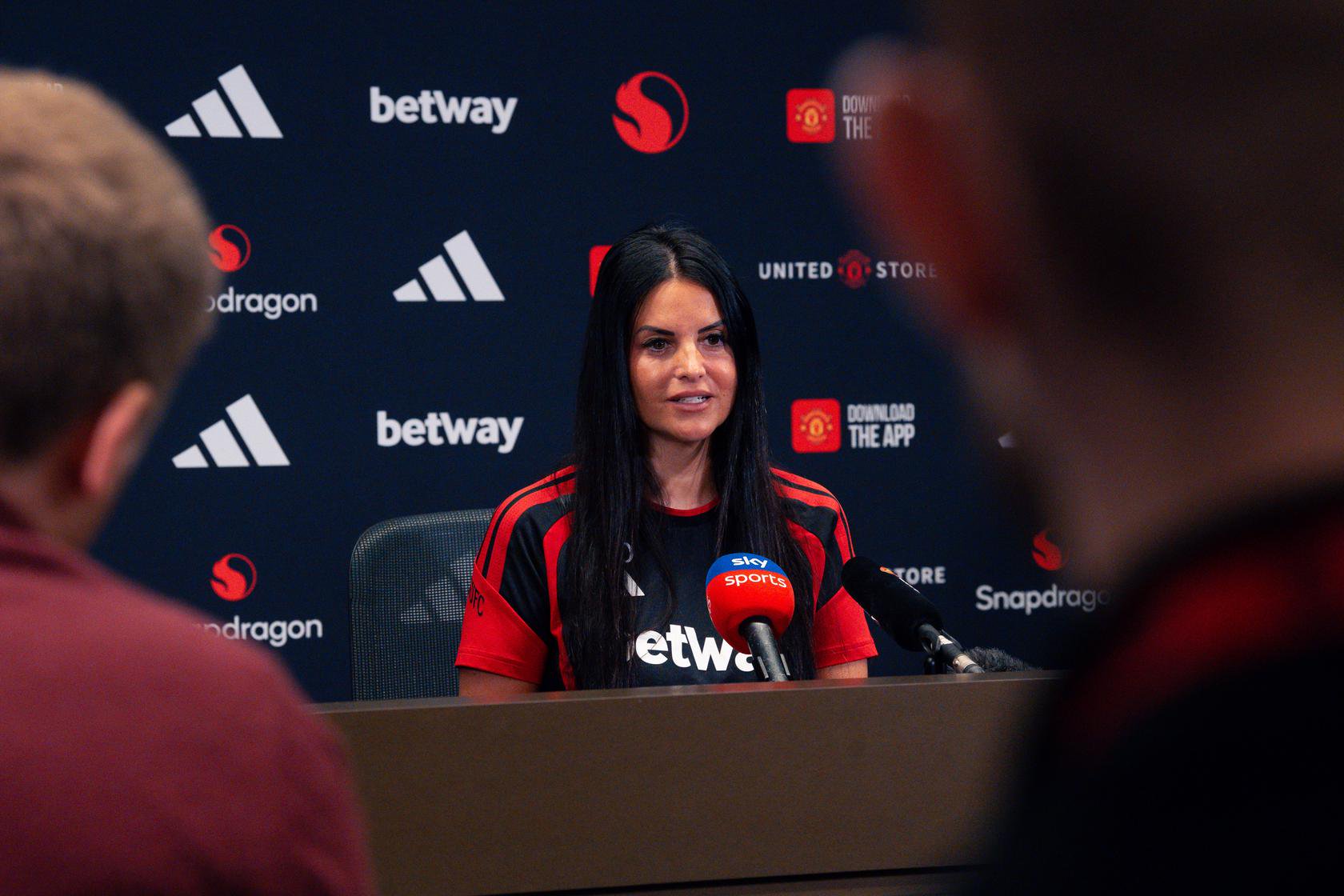 Eva Olid speaking during first United press conference