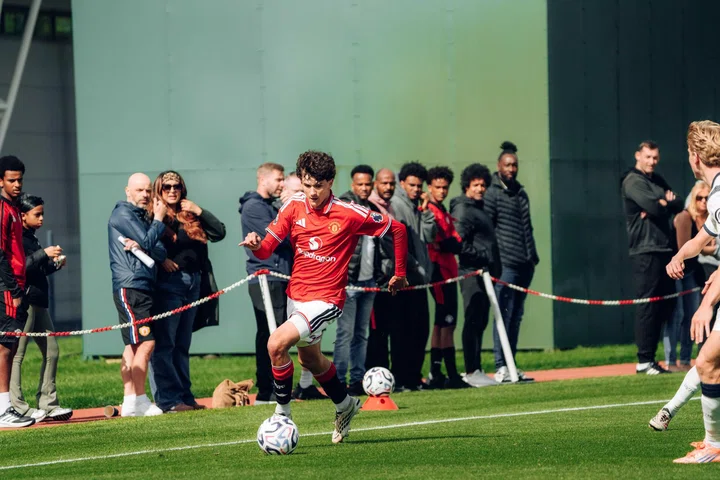 Jaume Camacho running down the wing