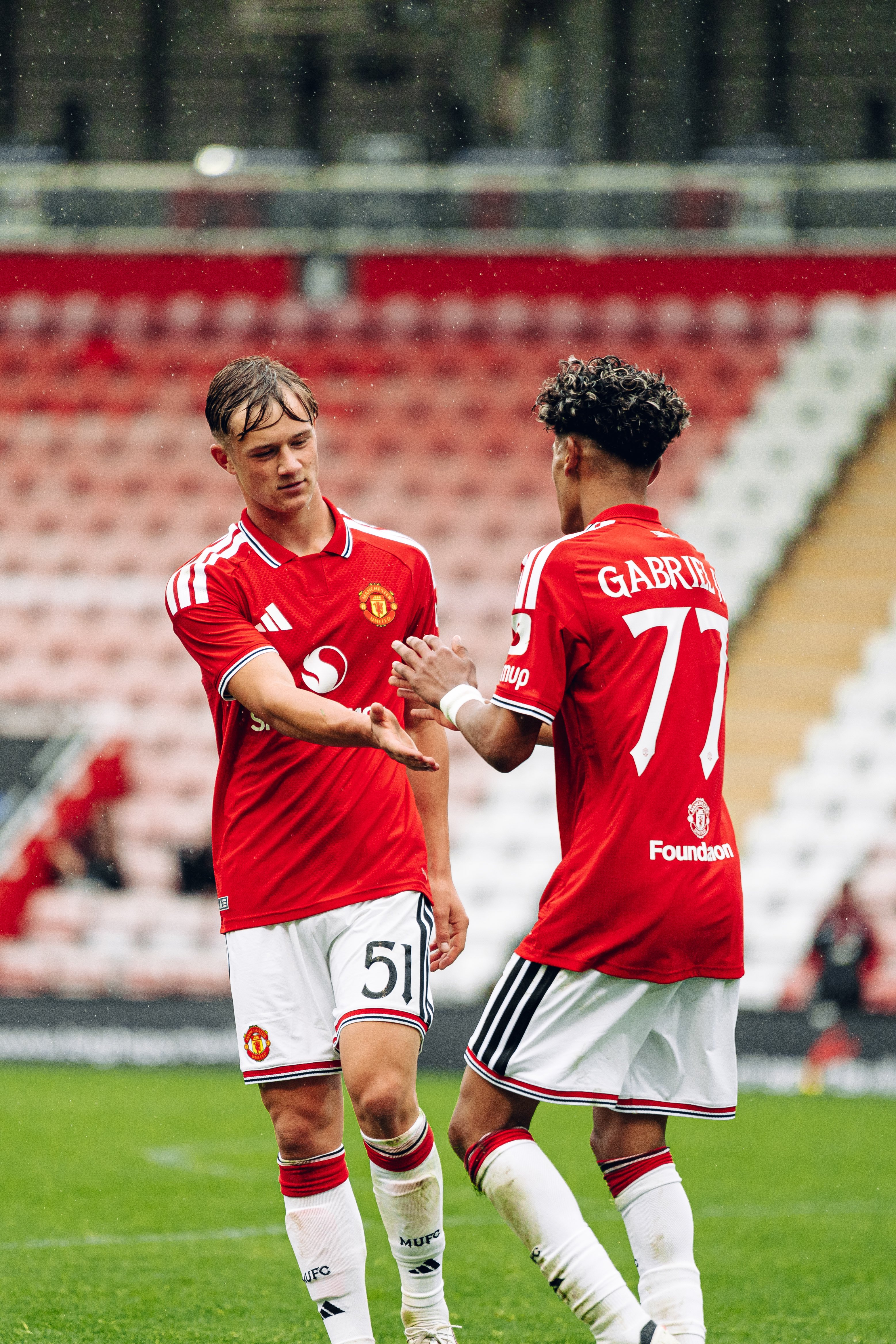 Jim Thwaites and JJ Gabriel