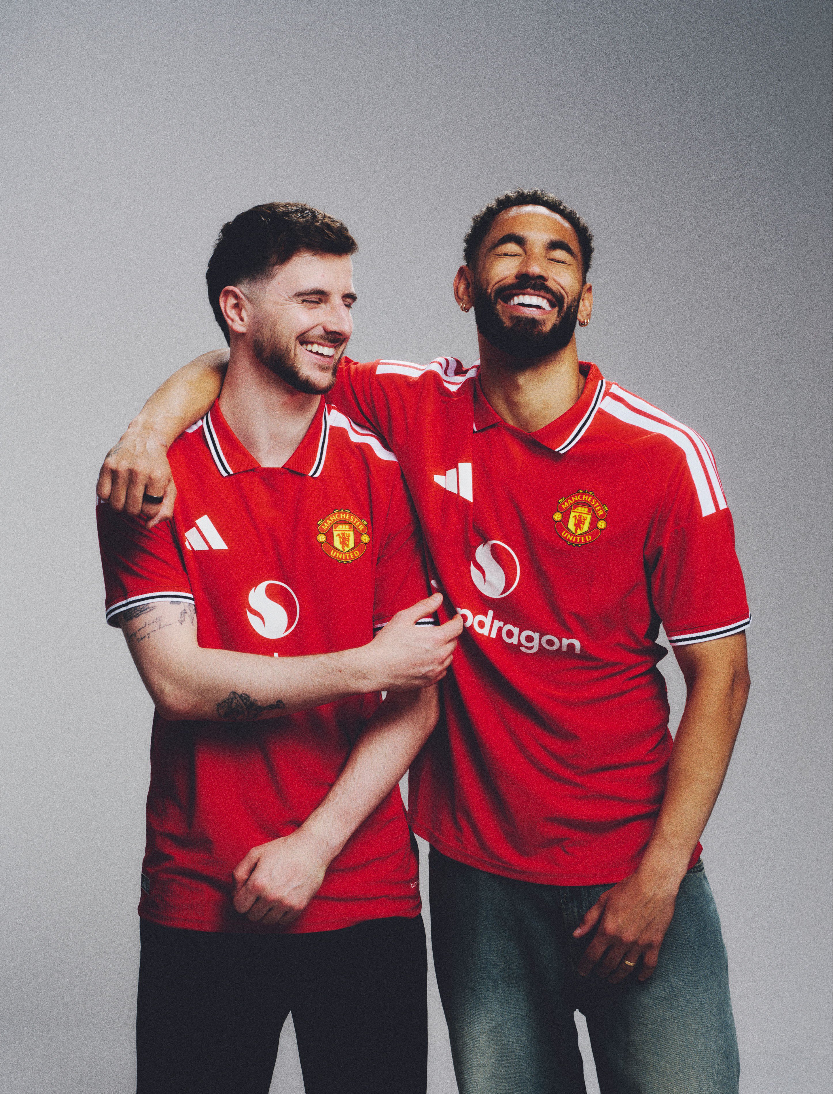 Mason Mount and Matheus Cunha in new home kit
