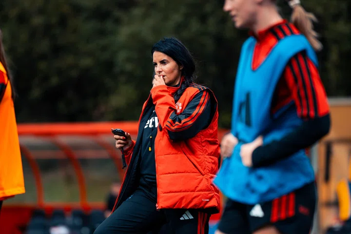 Eva Olid blows whistle in training | 15 September 2026