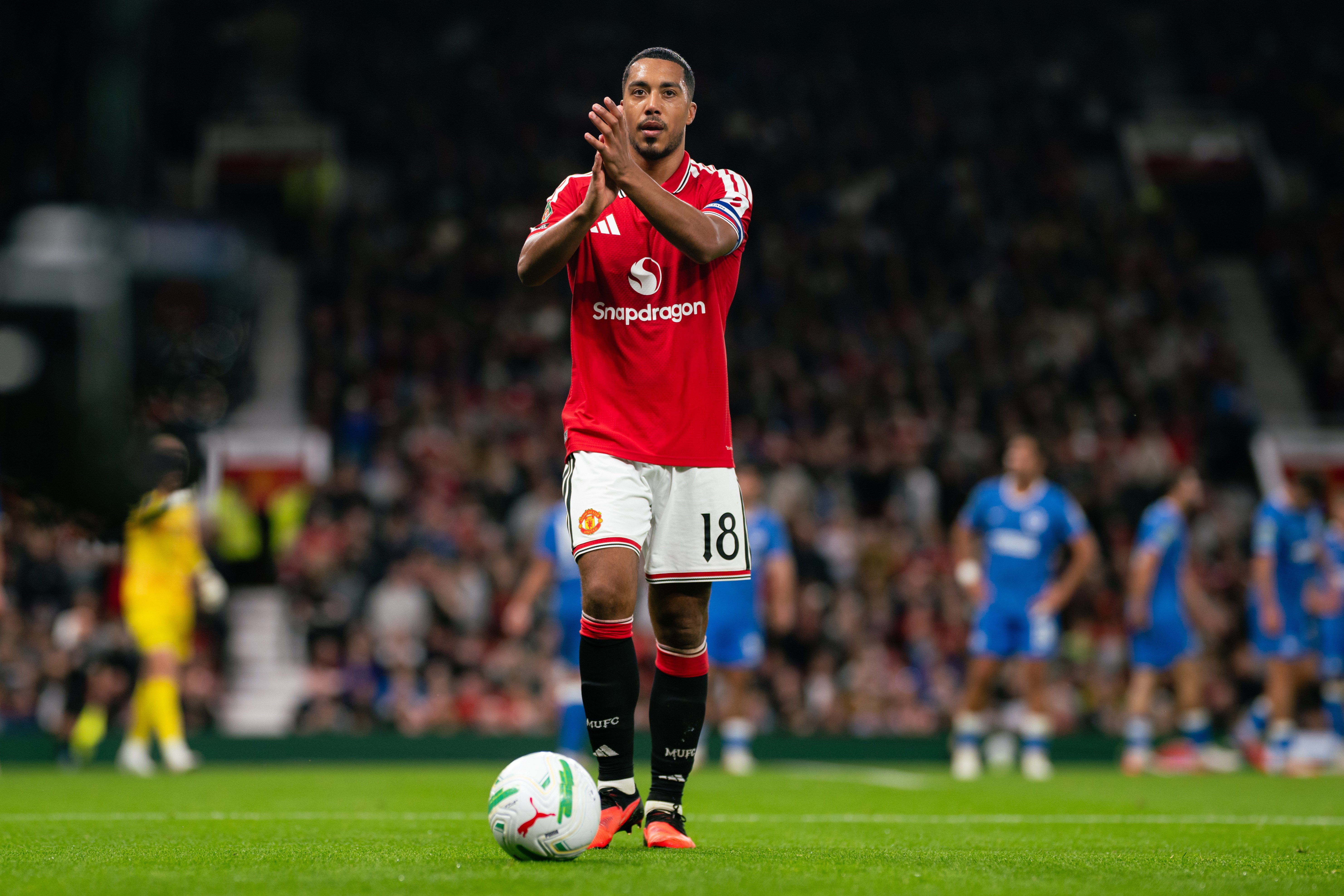 Youri Tielemans v Brighton clapping