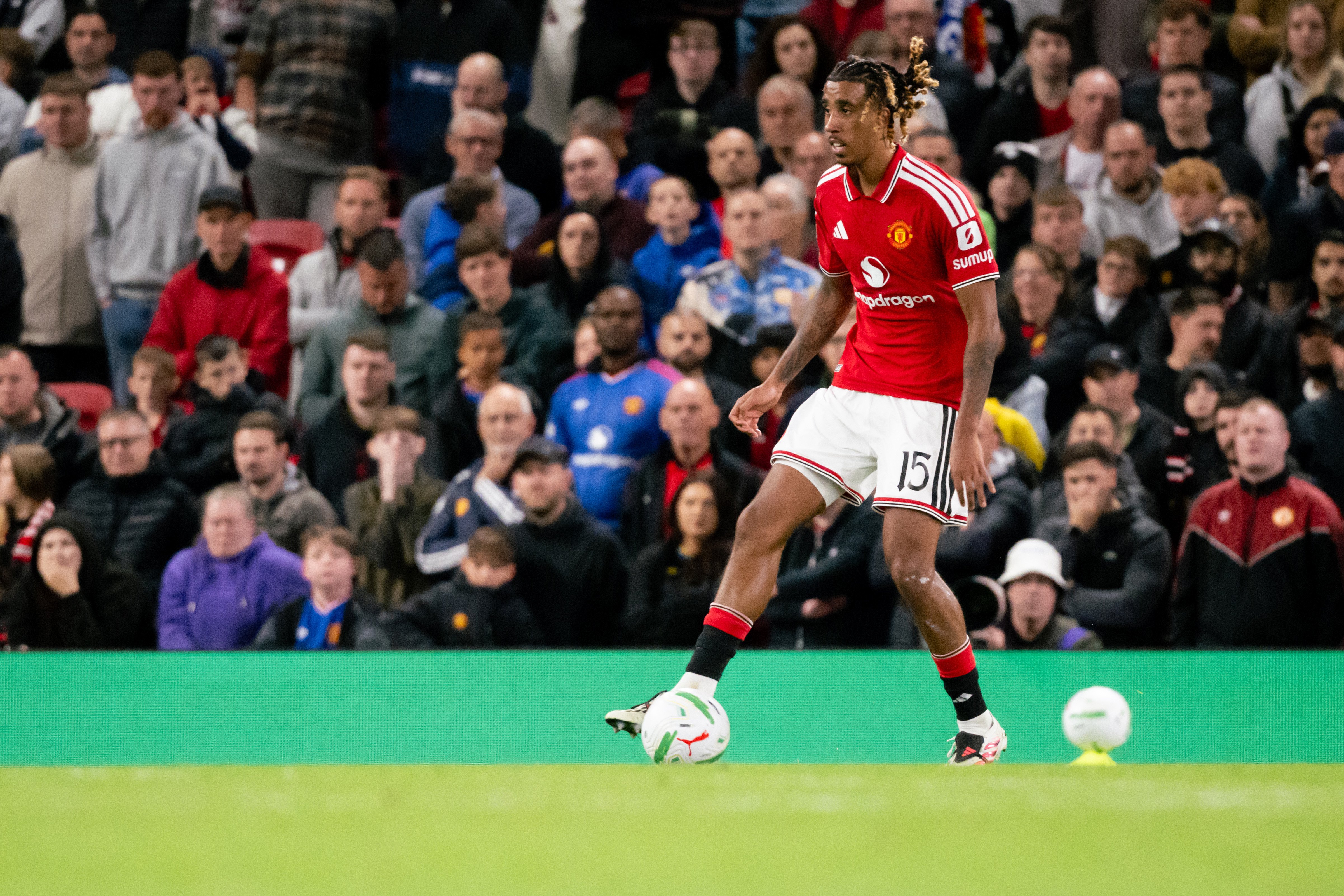 Leny Yoro on the ball against Brighton