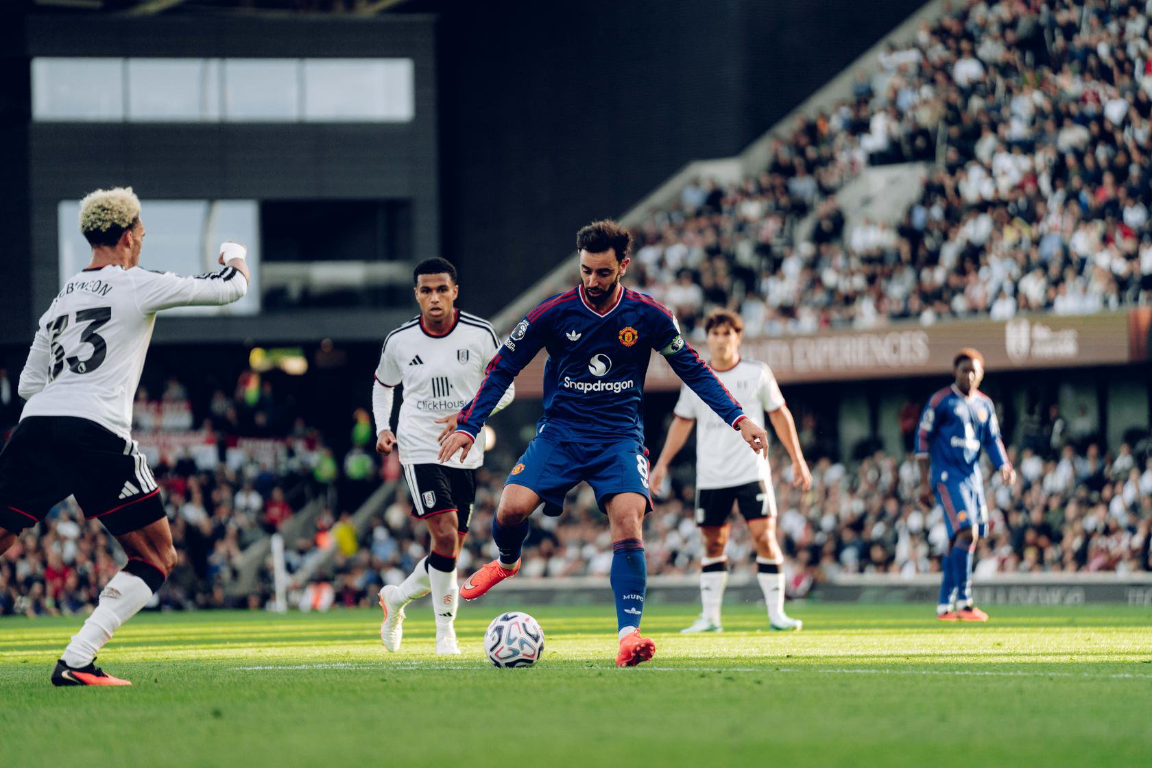 Bruno Fernandes crowded out at Fulham