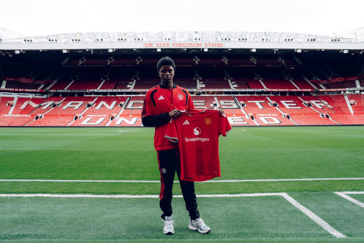 Cassim unterschreibt bei United